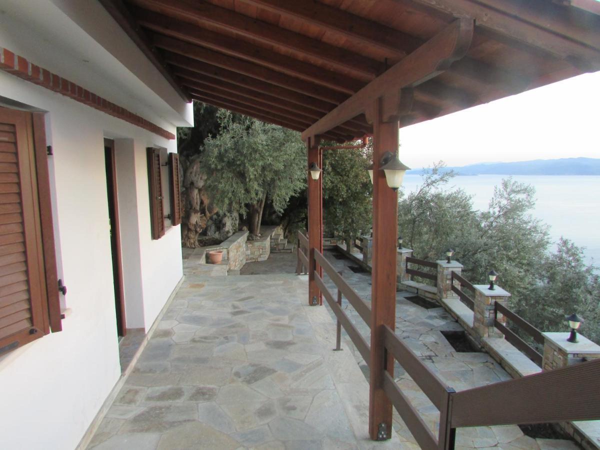 το σπιτι με την σπηλιά Ferienhaus *