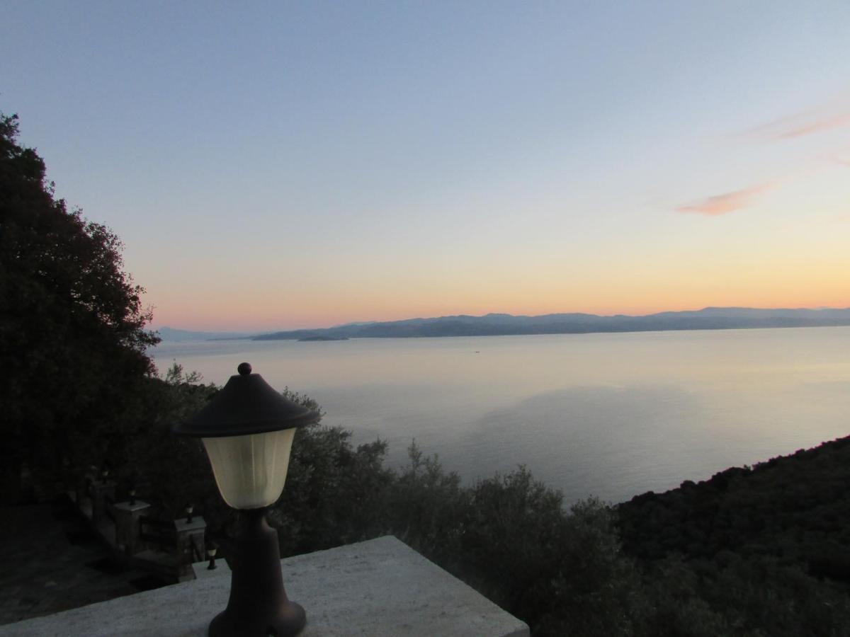 το σπιτι με την σπηλιά Ferienhaus